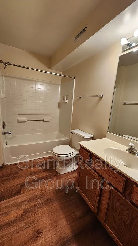 2 bed, 2.0 bath, 980 sqft, $2,000 — Photo 3