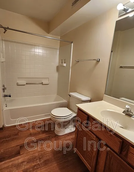 277 W Treehouse Ln — Photo 3