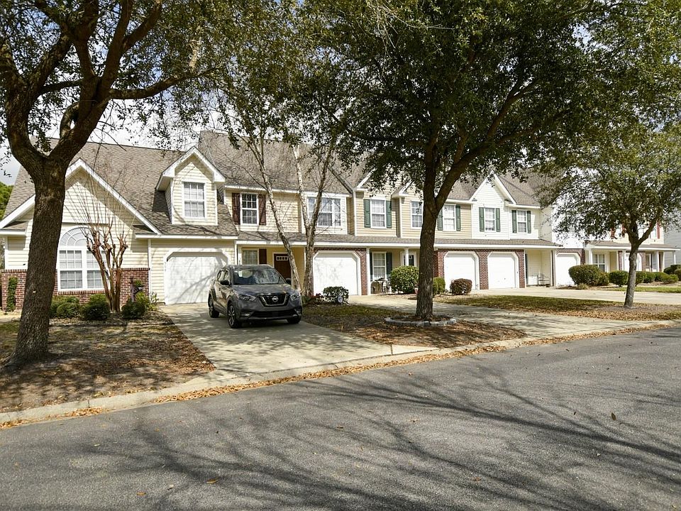 1st image of 564 Uniola Dr. #564