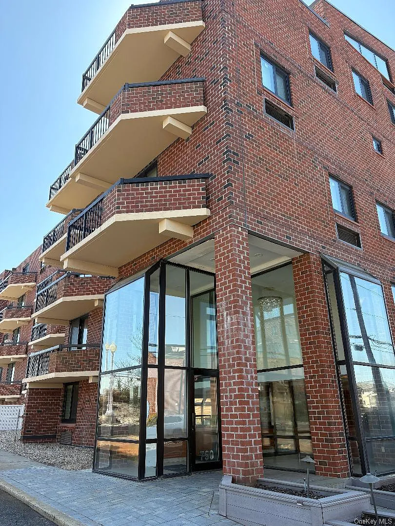 2 bed, 3.0 bath, 1460 sqft, $5,200 — Photo 2