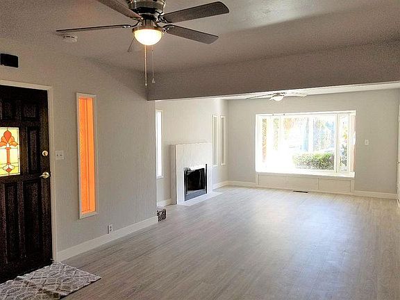 3rd image of 11010 W Iowa Ave