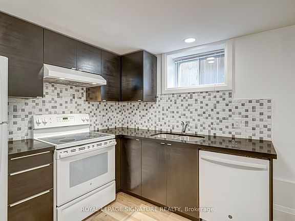 5th image of 250 Nairn Ave