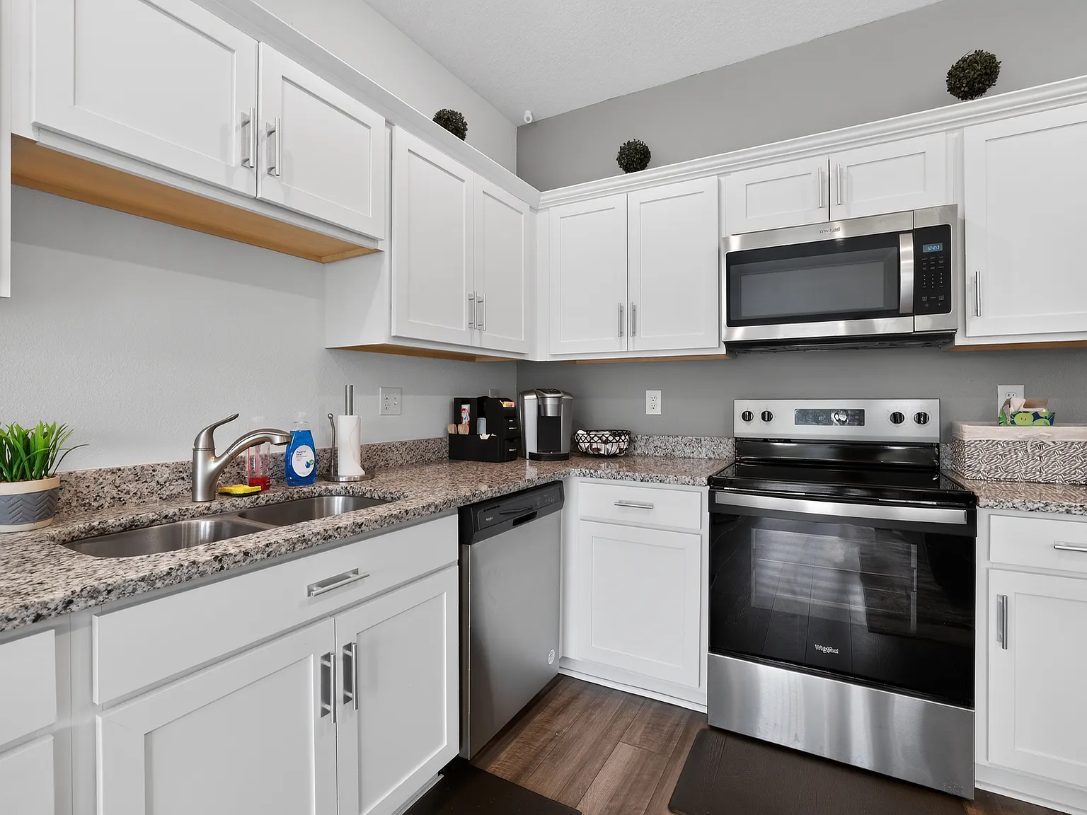 Beacon at Arbours Townhomes — Photo 1