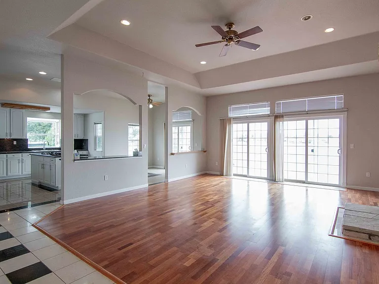 19062 Seabreeze Pl — Photo 4