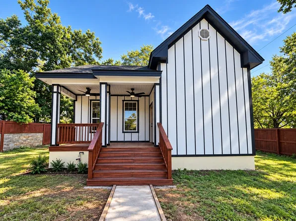817 N Esplanade St, Palestine, TX 75801