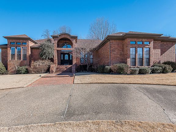 4th image of 2805 E Brandon Cir