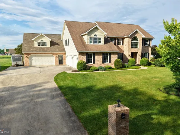 4171 Fletcher Dr, Greencastle, PA 17225