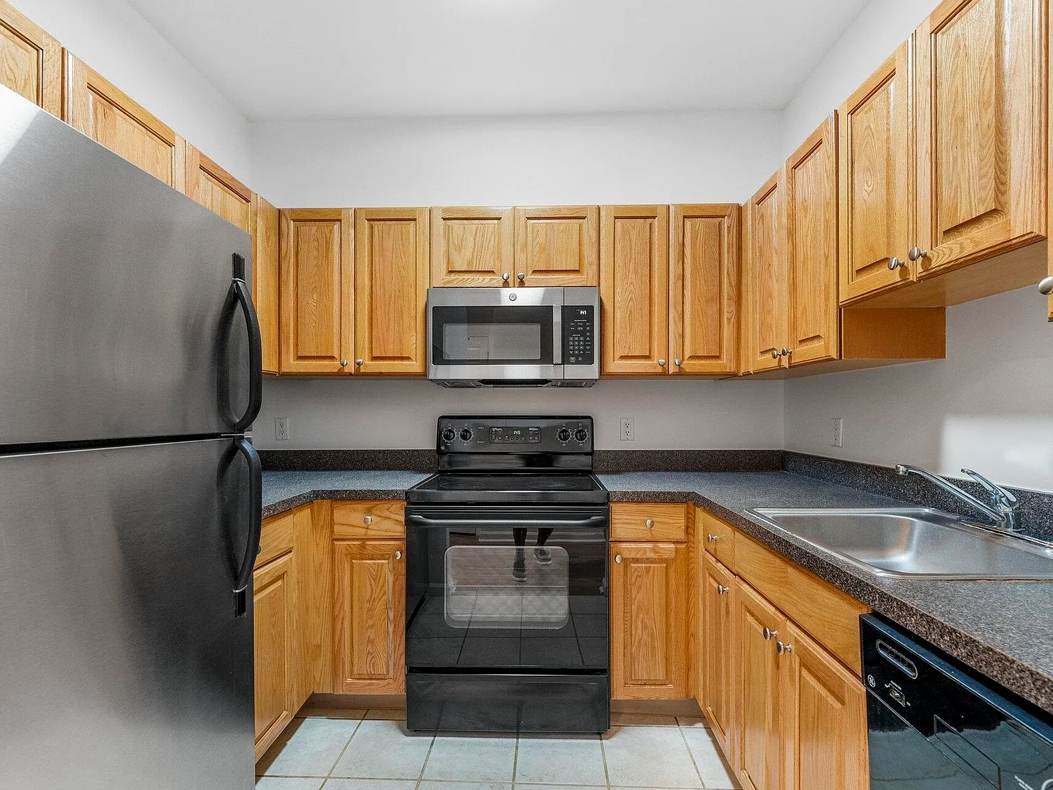 2 bed, 1.0 bath, 800 sqft, $2,700 — Photo 4