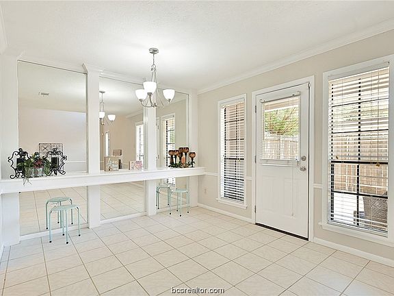 5th image of 2503 Cross Timbers Dr
