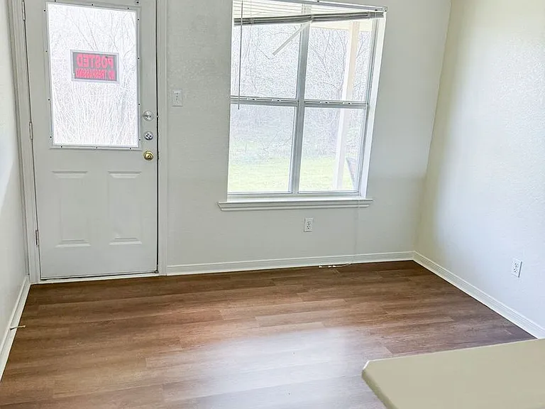 338 S 40th St — Photo 13