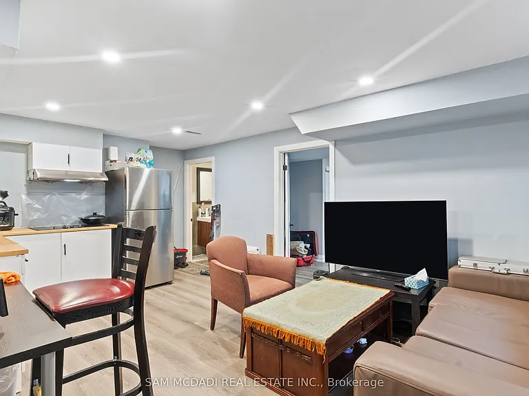 1527 Chiddingstone Cir #A — Photo 6