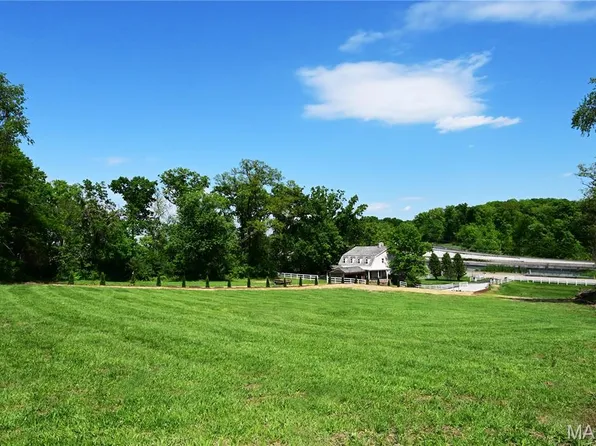 63 S Woods Mill Rd, Chesterfield, MO 63017