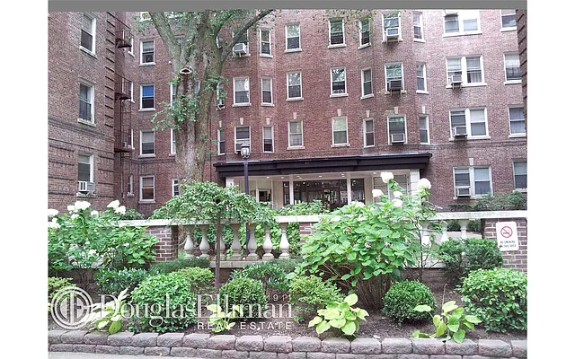 Sold by Douglas Elliman | media 14