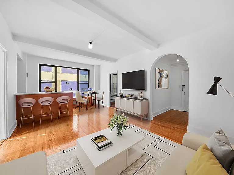 21 E 10th St #12A — Photo 3