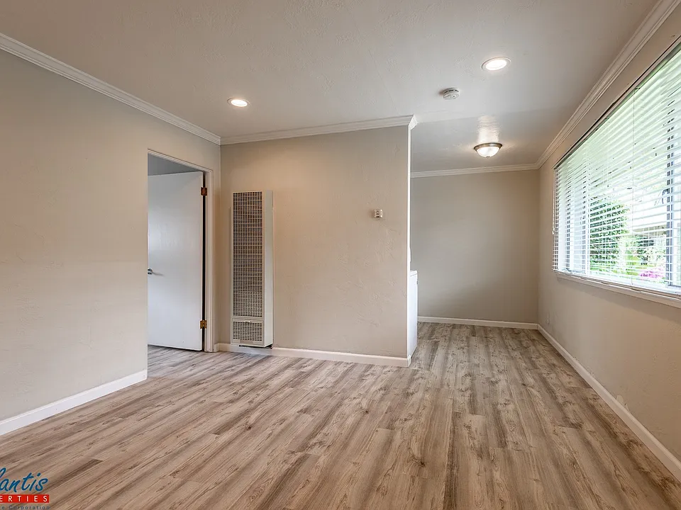 331 Curtner Ave