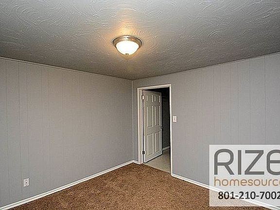 3rd image of 1472 W Burbank Ave
