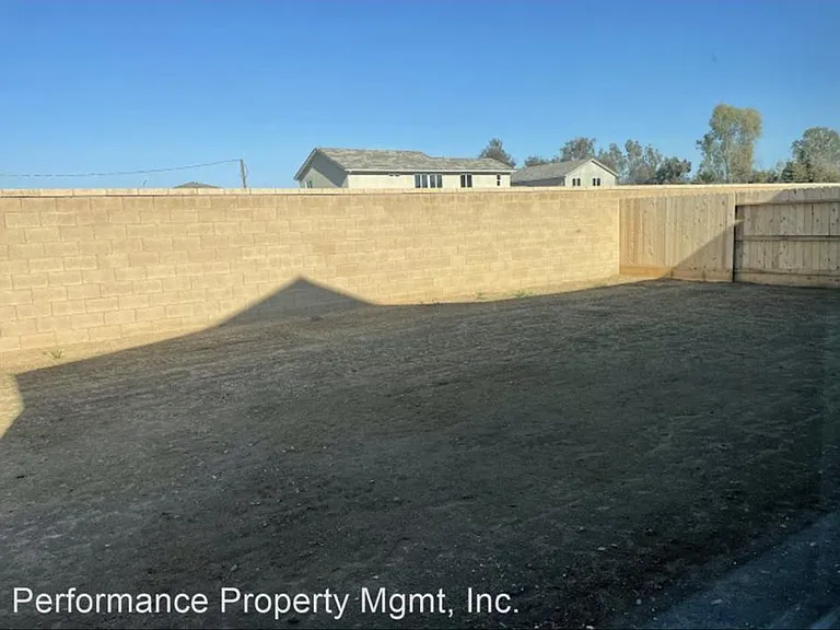 6698 E Adena Ave — Photo 34