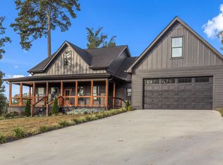 230 Clubhouse Dr, Jasper, TN 37347