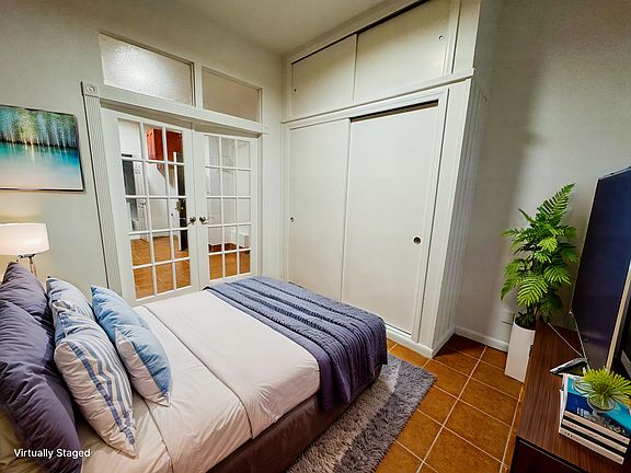 3rd image of 415 W 44th St APT 4
