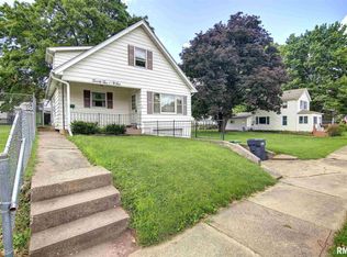 2204 N 8th St, Clinton, IA 52732