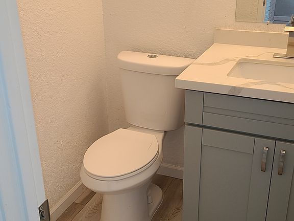 3rd image of 9059 Creekford Dr