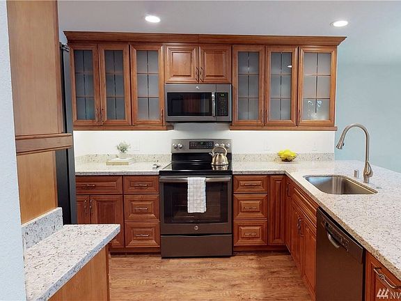 5th image of 2940 76th Ave SE APT B302