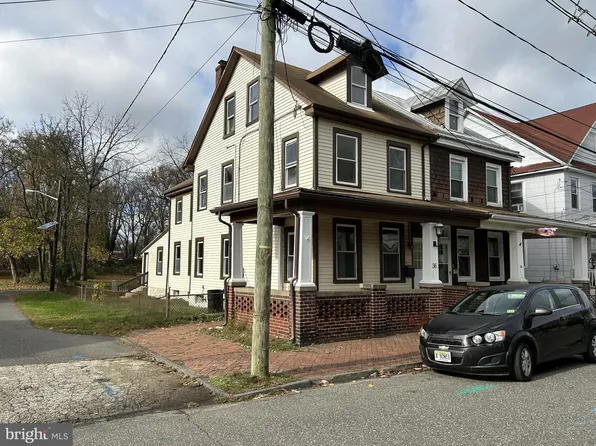 36 Bispham St, Mount Holly, NJ 08060