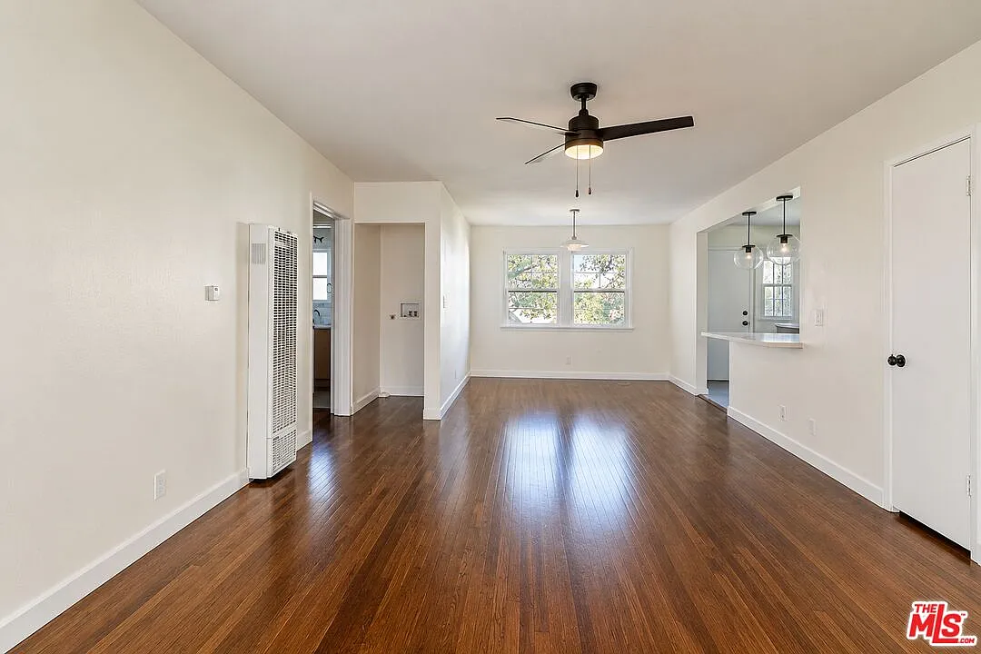 2 bed, 1.0 bath, 872 sqft, $3,400 — Photo 3