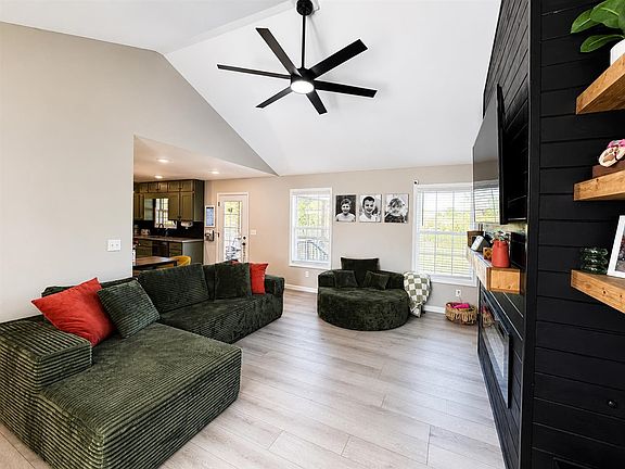 5th image of 216 Wild Deer Dr