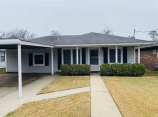 2206 Armstrong Ave, Pt Neches, TX 77651