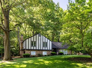 32 Lakeshore Dr, Danville, IL 61832