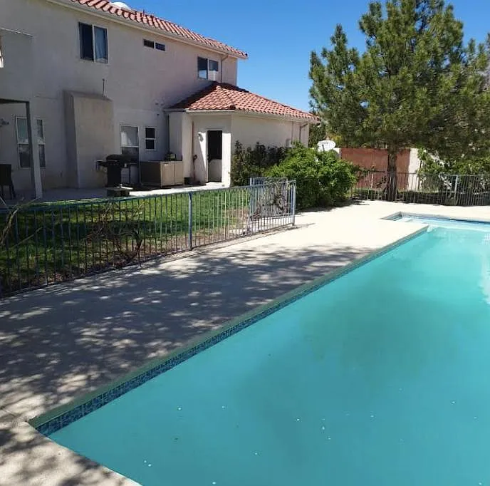 4 bed, 3.0 bath, 2500 sqft, $4,500 — Photo 2