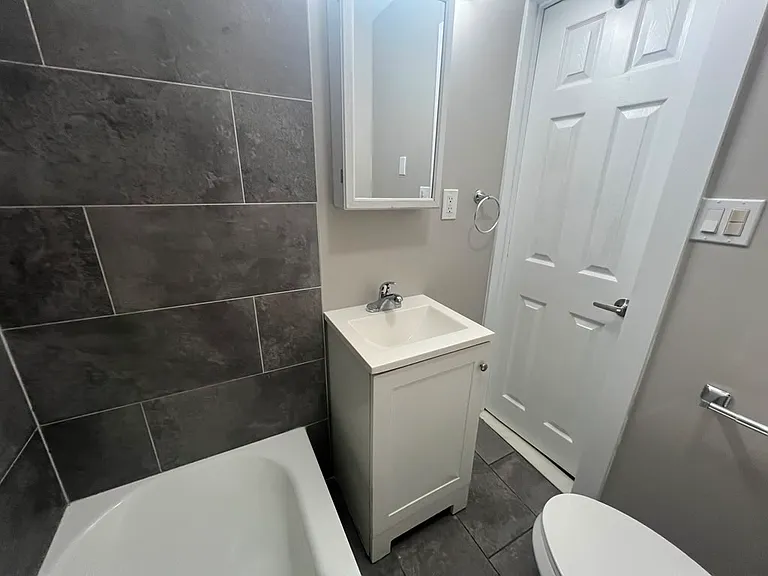 181 Sherman St #B — Photo 5