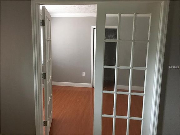 4th image of 1833 Diamond Dr