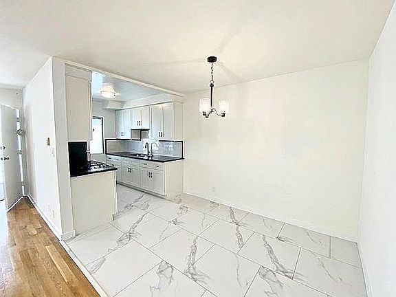 3rd image of 1026 N Genesee Ave #2