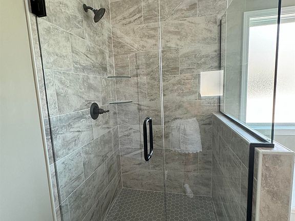 4th image of 106 Brier View Dr