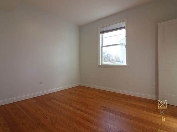 4th image of 81 Ballou Ave #4