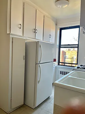 Rented by AZ REALTY NYC LLC | media 32