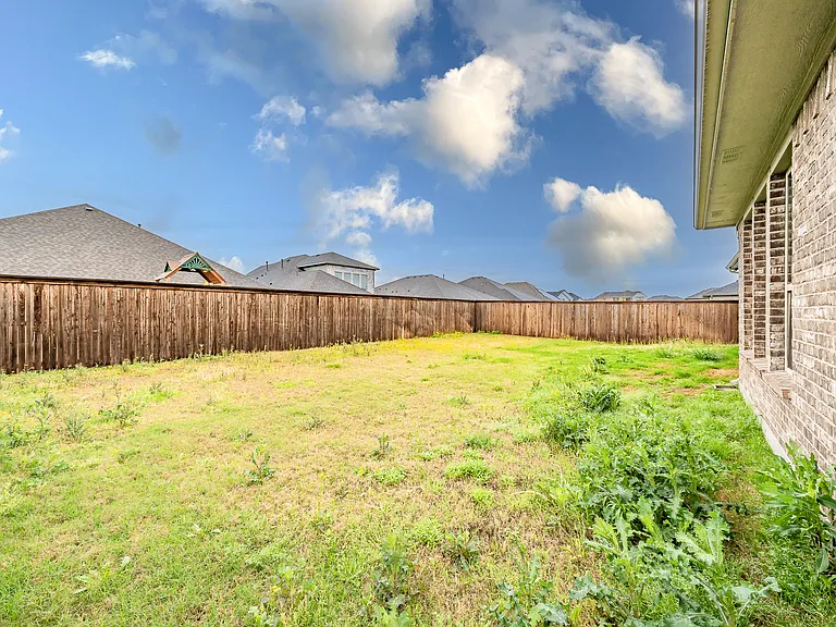 727 Mahogany Ln — Photo 8