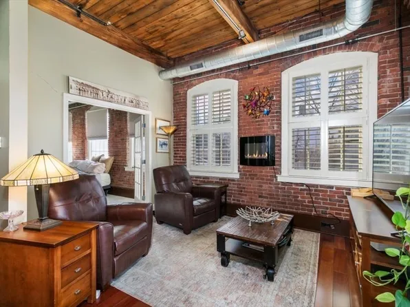 15 Cedar St Unit 32, Amesbury, MA 01913