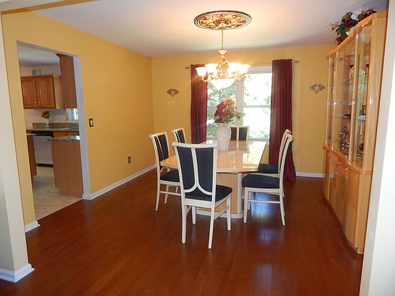 Formal Dining Rm w/New Hdwd