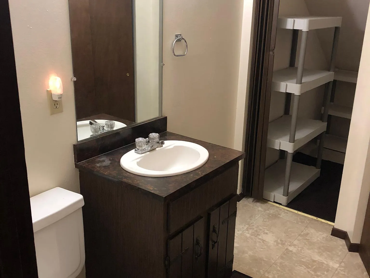 2 bed, 1.5 bath, 1100 sqft, $900 — Photo 4