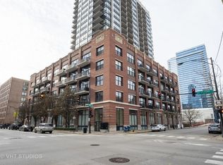 210 S Des Plaines St #306, Chicago, IL 60607