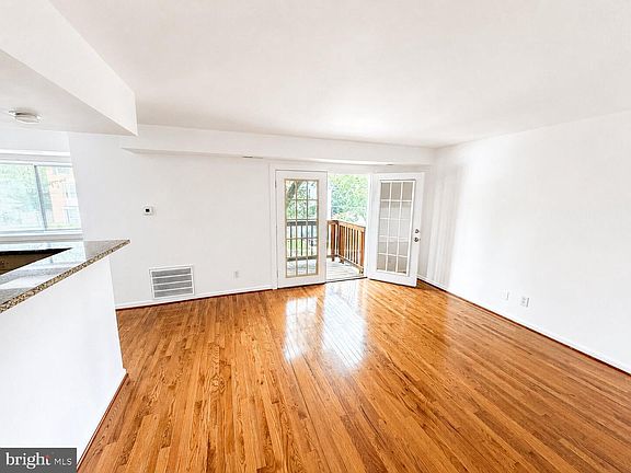 2nd image of 2514 Markham Ln APT 3