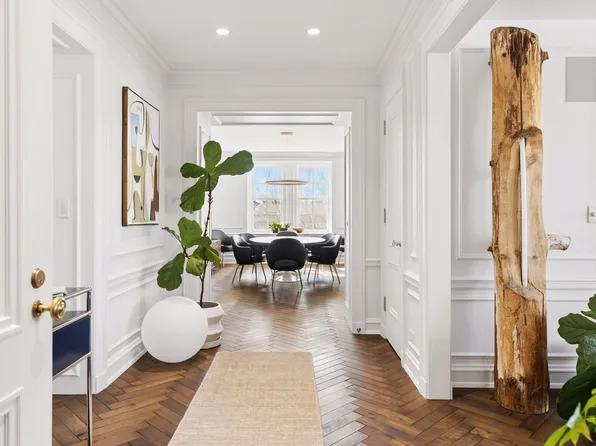 510 Groveland Ave #304, Minneapolis, MN 55403