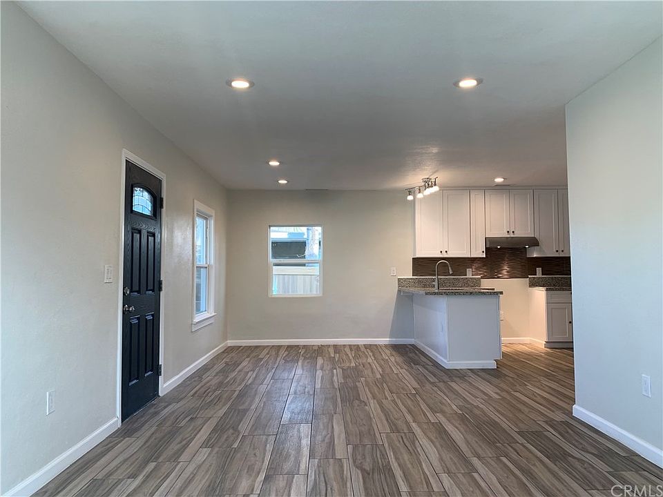 2nd image of 832 Shasta Dr