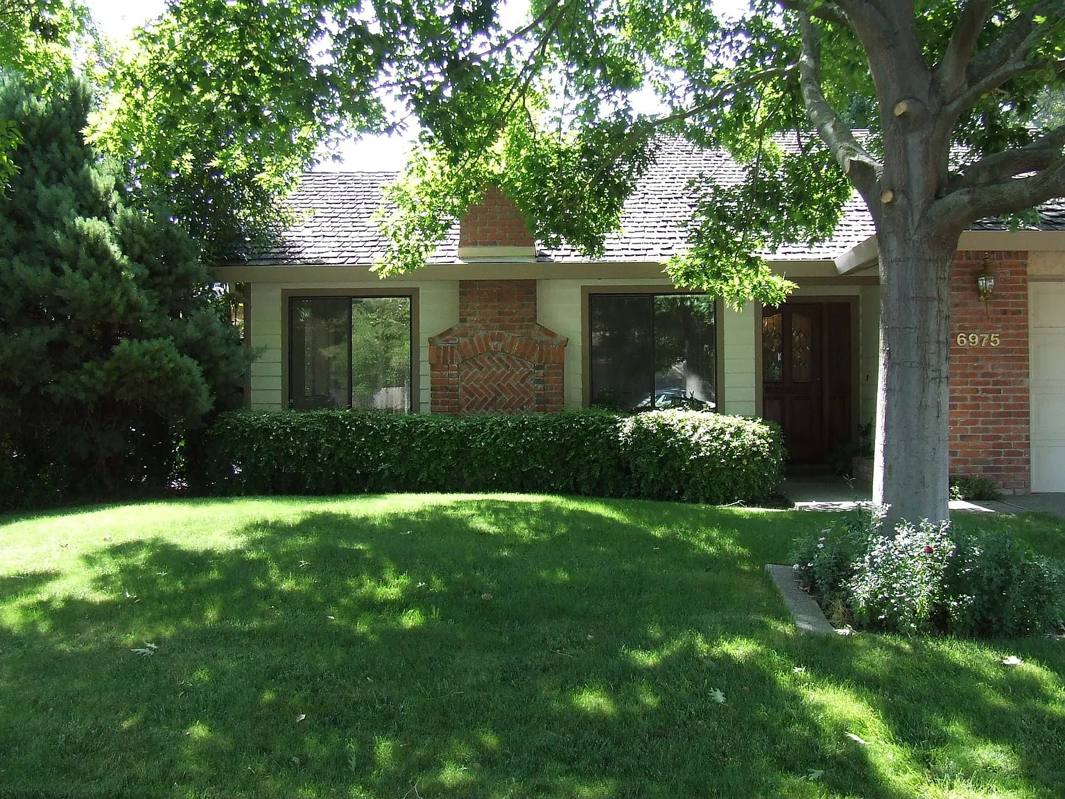 6975 Riverside Blvd photo 1