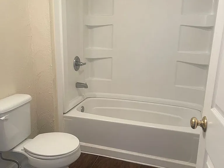 517 Locust Ave — Photo 9