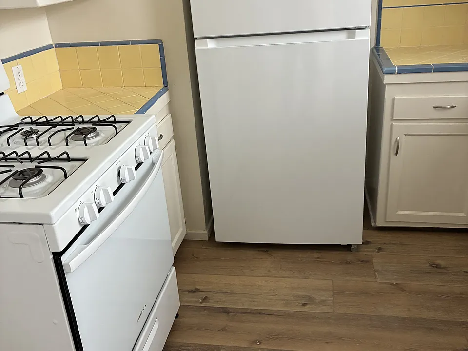 150 N Catalina St #12