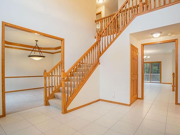 5th image of 9641 Amberwood Ct